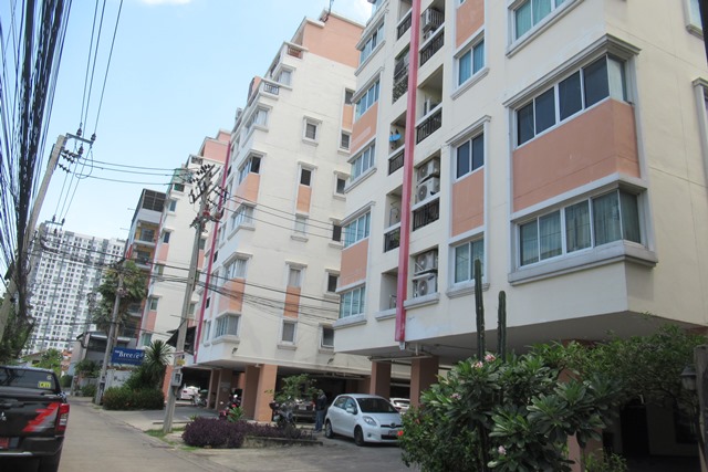 คอนโดมิเนียม โครงการเดอะ บรีส นนทบุรี (The Breeze Nonthaburi)