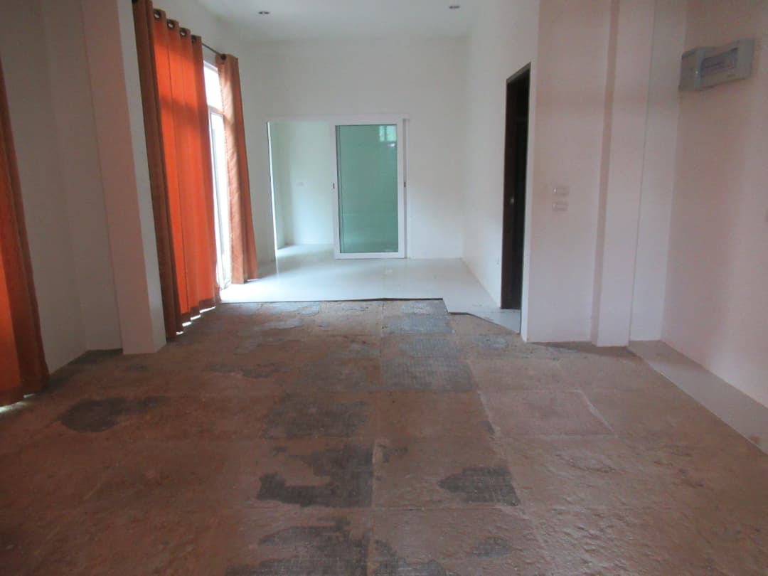 01ed37c1-70284-6.jpg