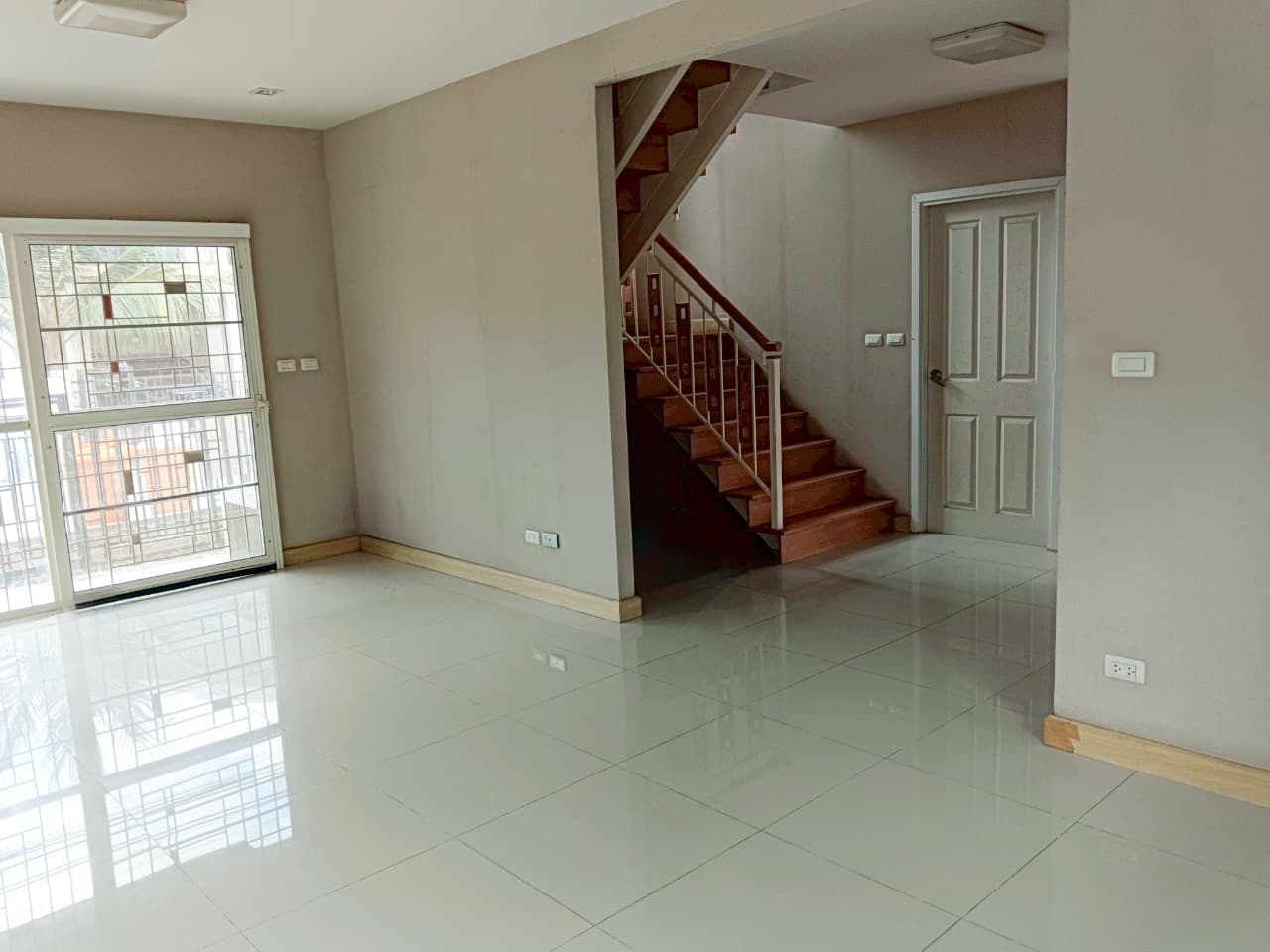 d513abd4-147799-4.jpg