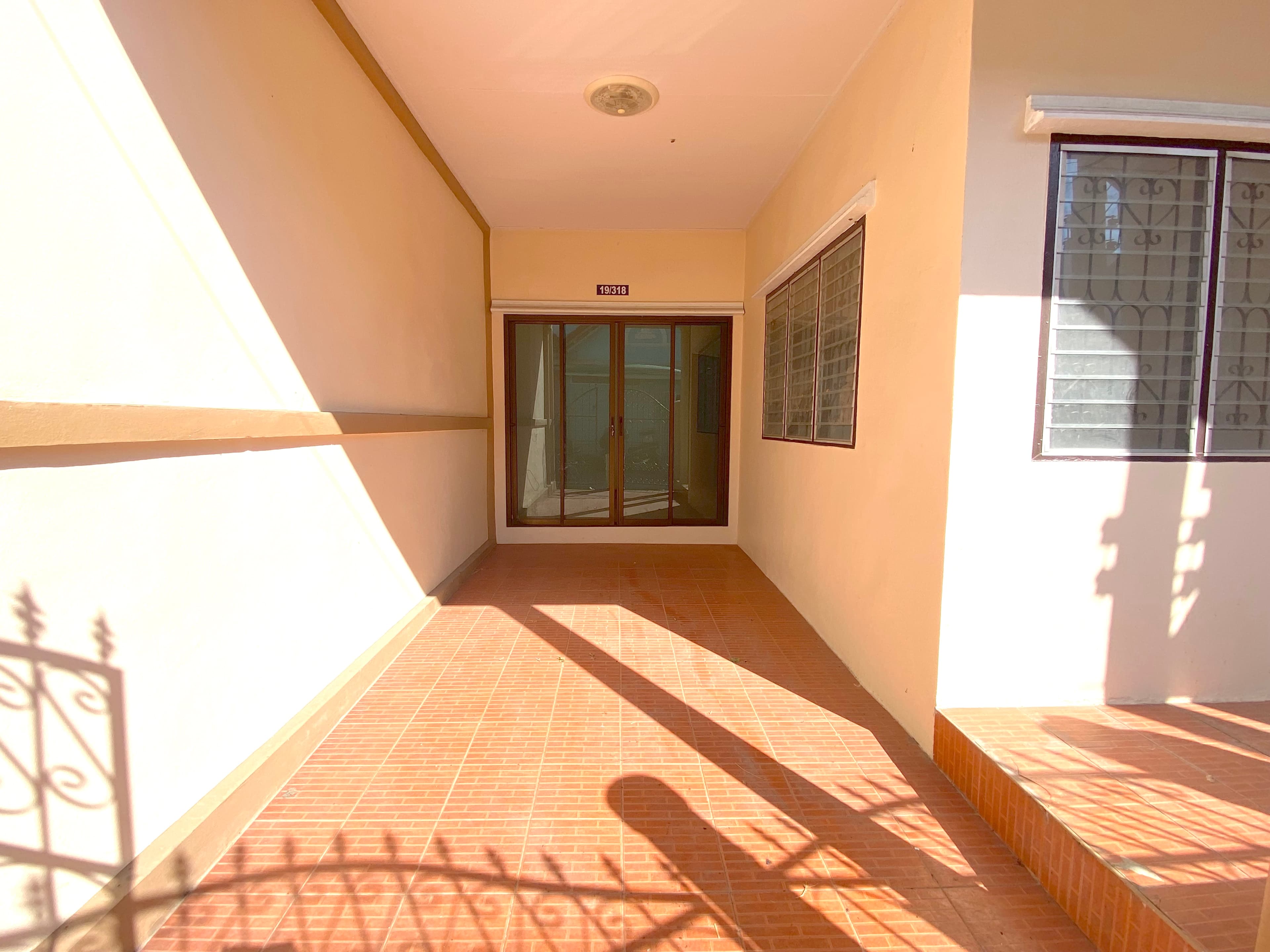 6153fd55-56940-5.jpg