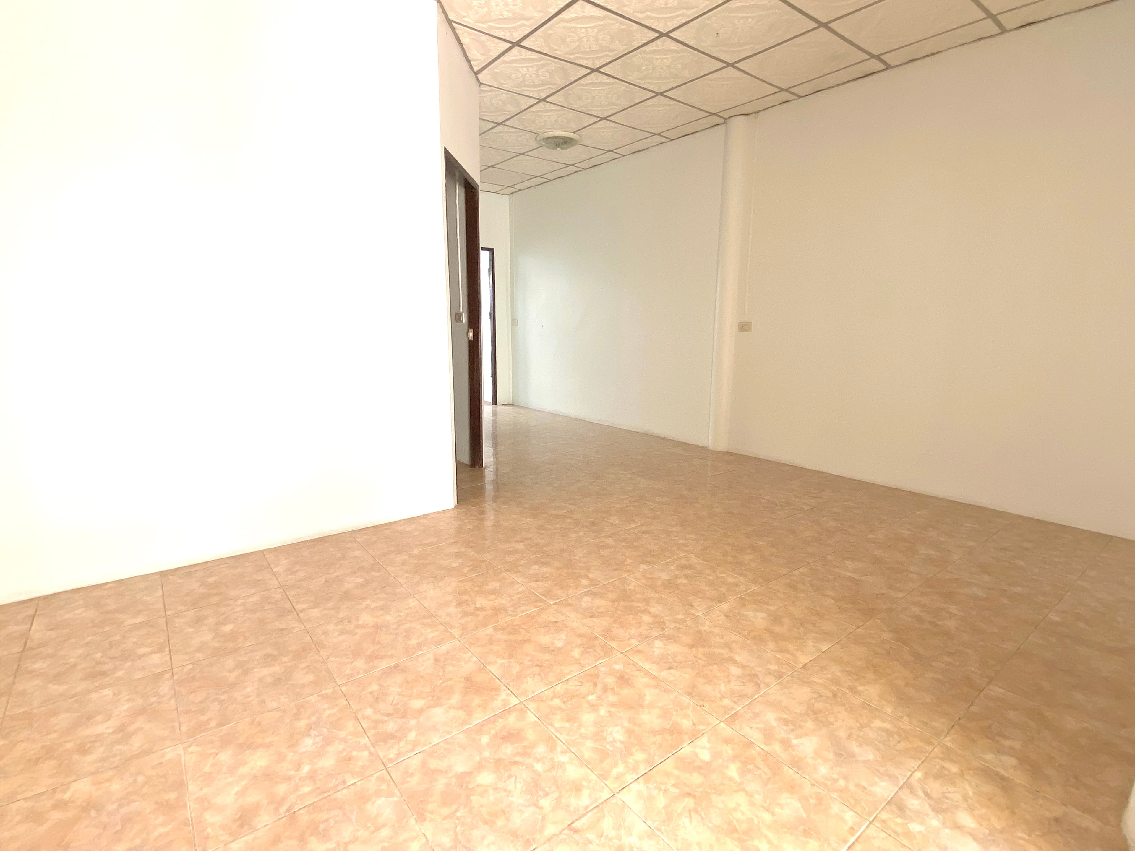 6153fd55-56940-7.jpg