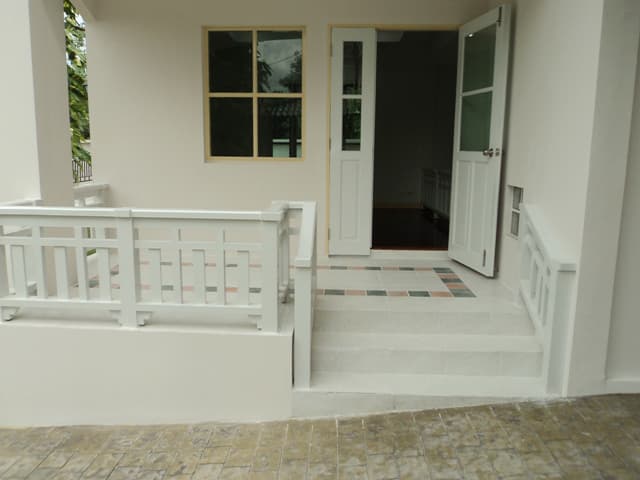 full_20120202162555.jpeg