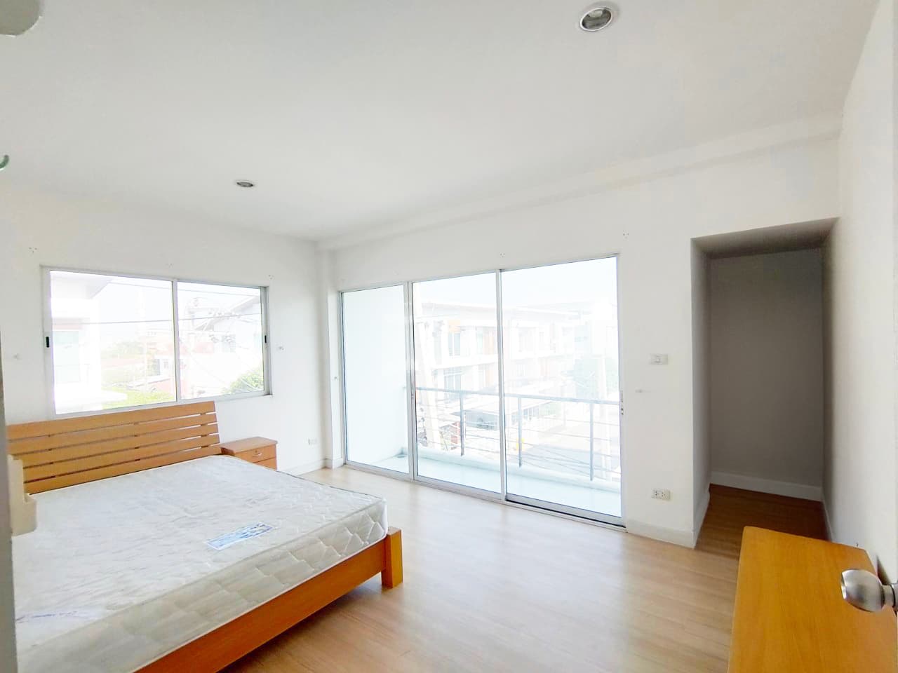 2d7de080-132697-3.jpg