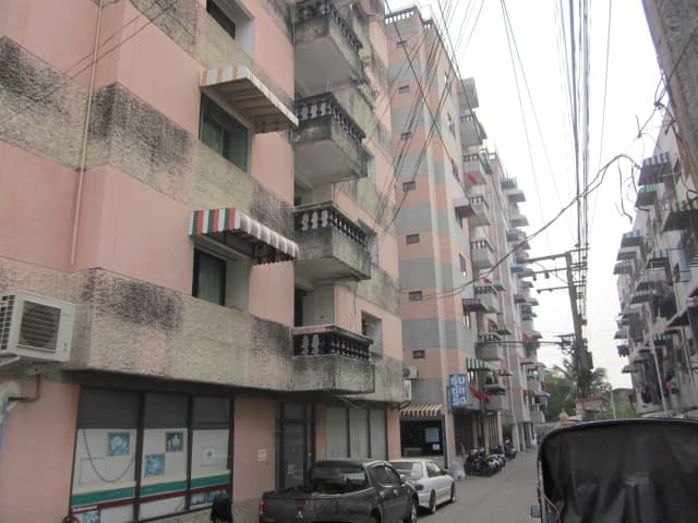 HBKKCU3287001.jpg