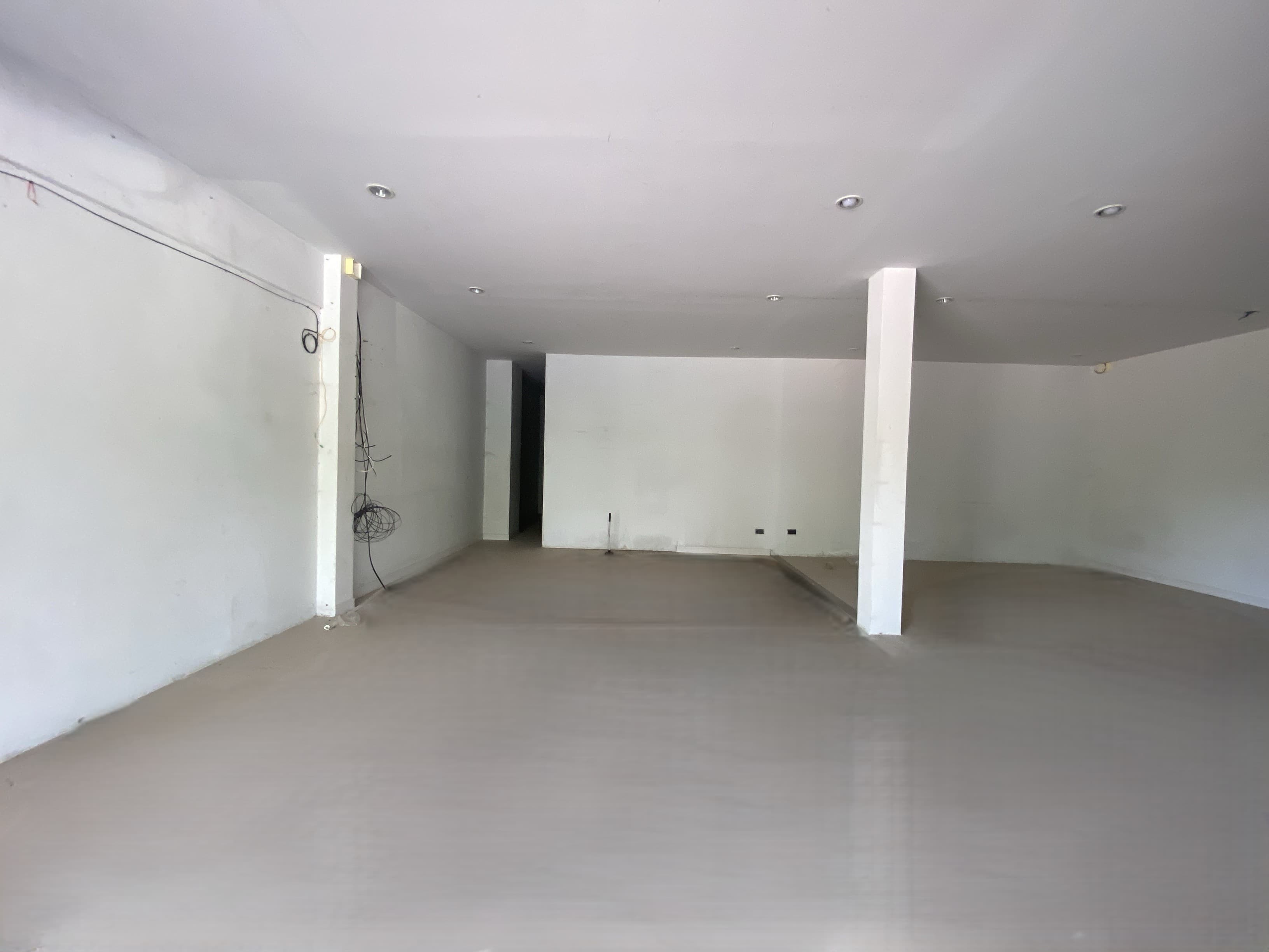 81151d82-148274-7.jpg