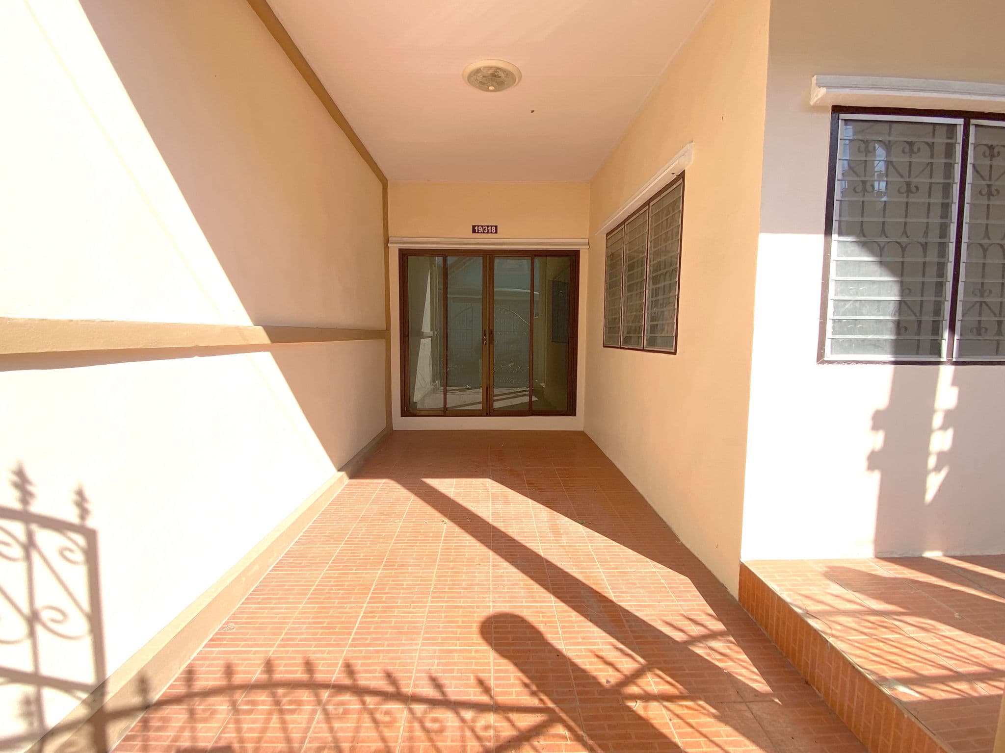 6153fd55-56940-5.jpg