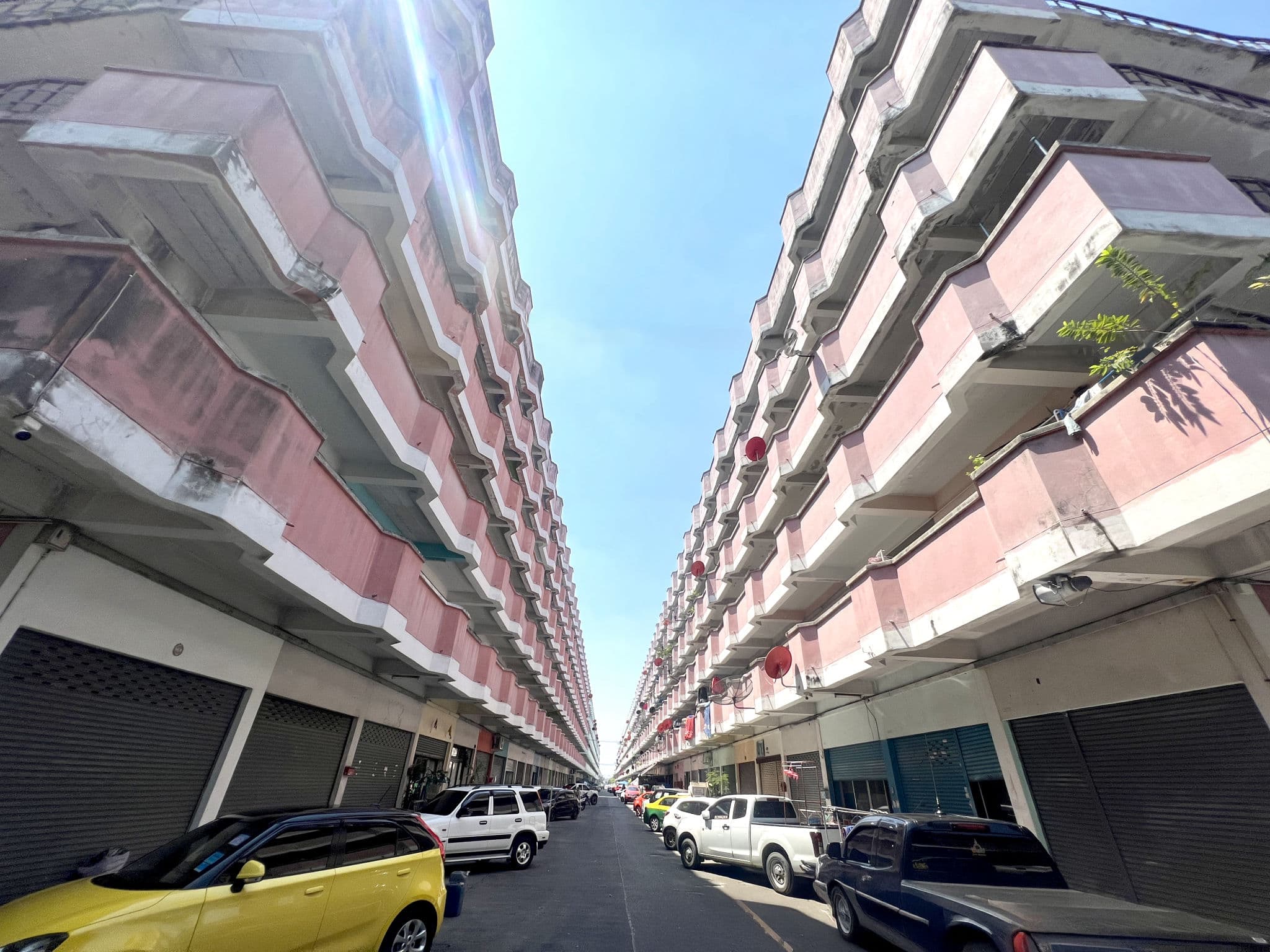 a18c06f6-2.ตึก.JPG
