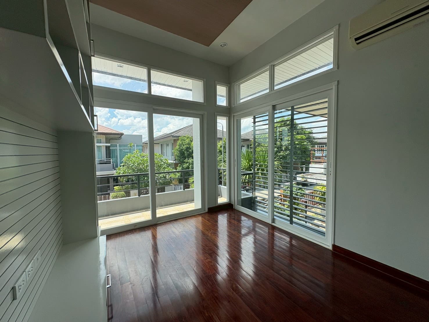 LINE_ALBUM_Renovate_251015_110.jpg