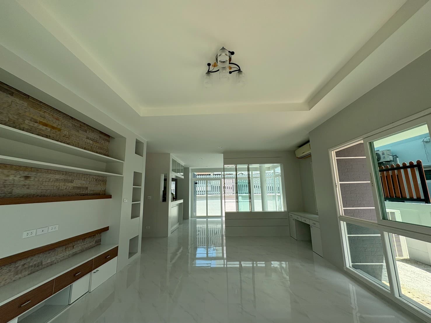 LINE_ALBUM_Renovate_251015_199.jpg