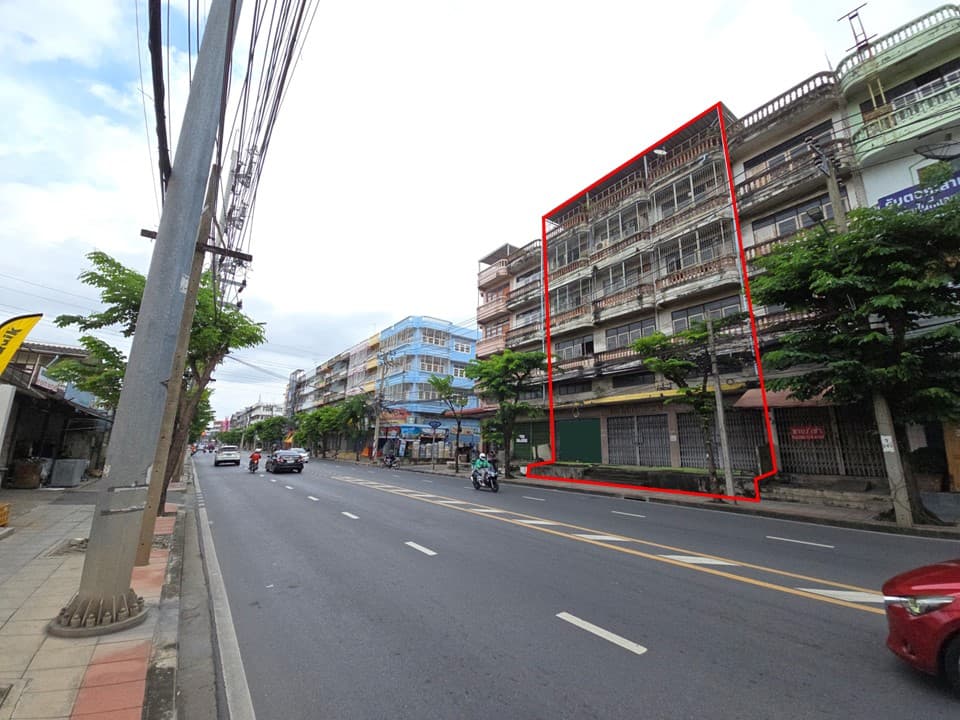 Slide2.JPG
