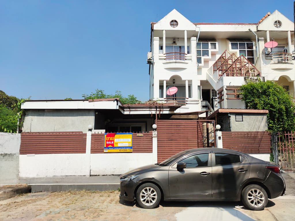 f71bf860-147245-2.jpg