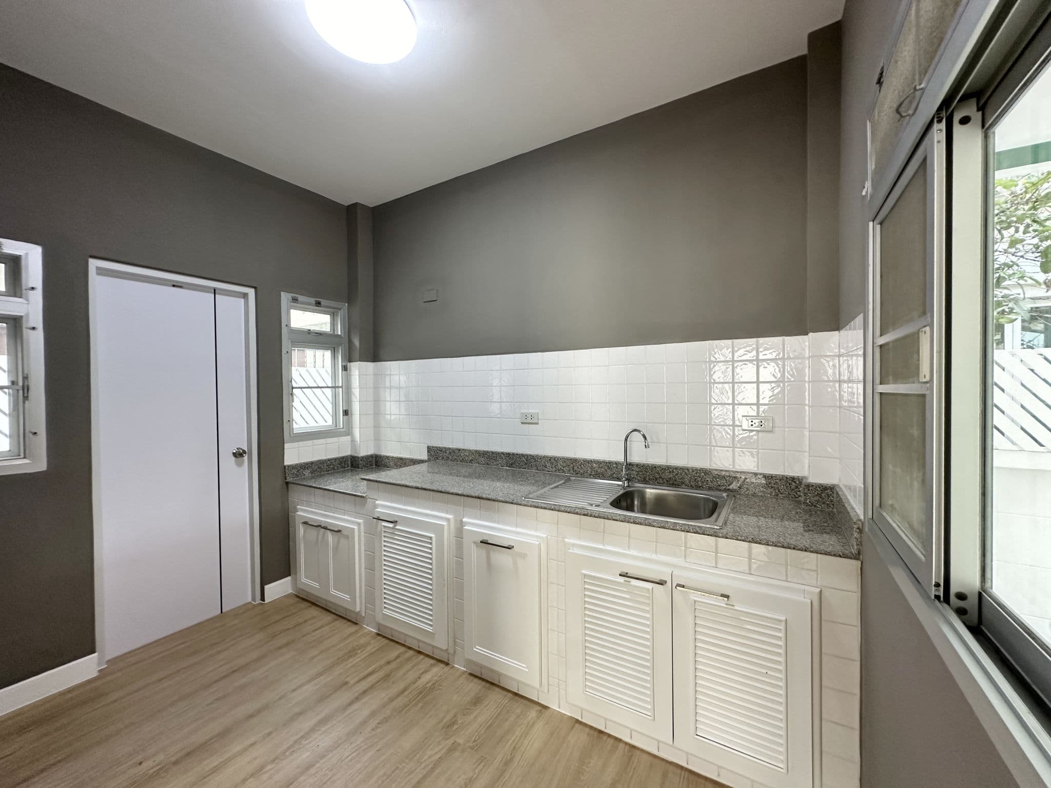 f7d4fa8e-59070-7.jpg