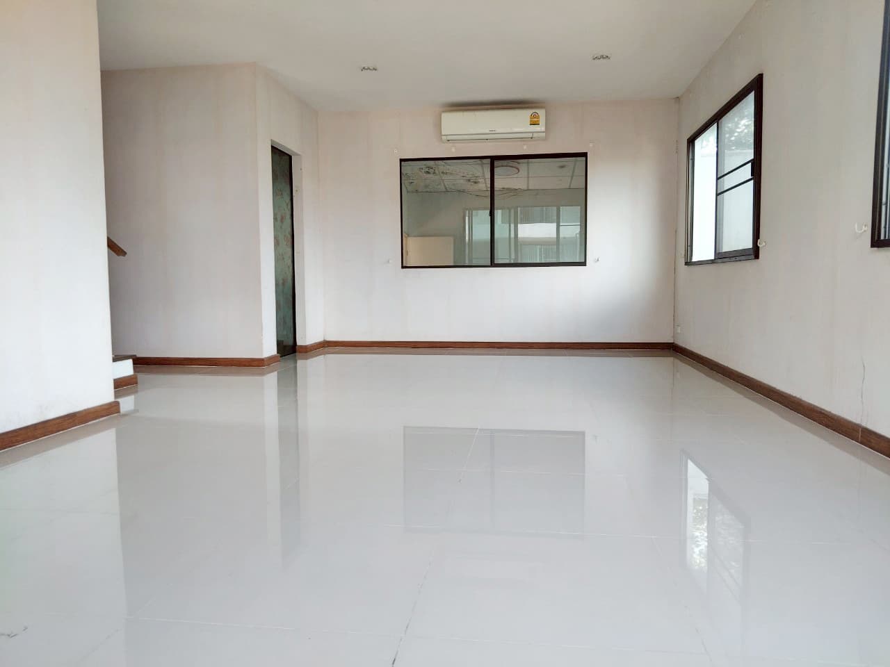 1a643db0-147163-5.jpg