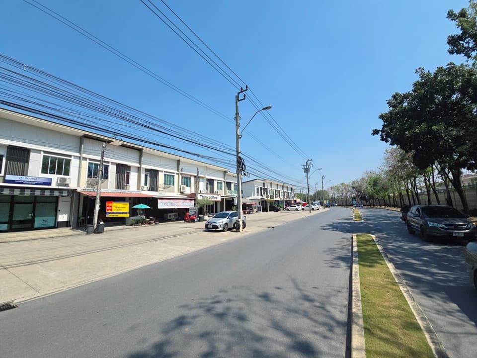 Slide3.JPG