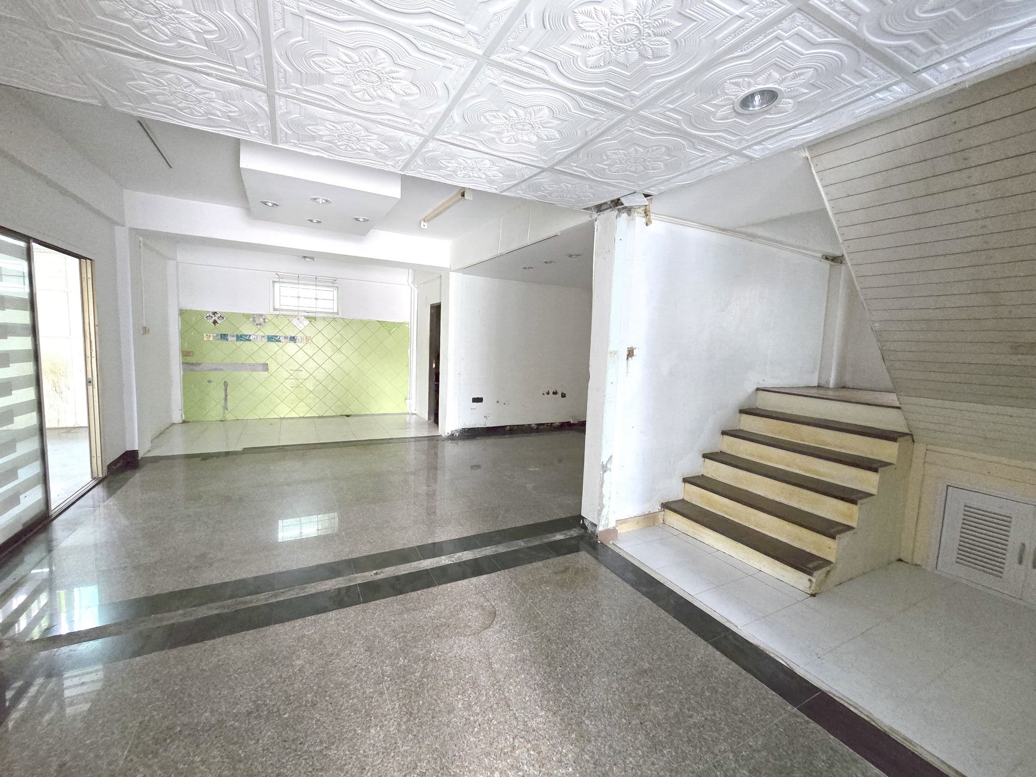 7afda775-67006-8.jpg