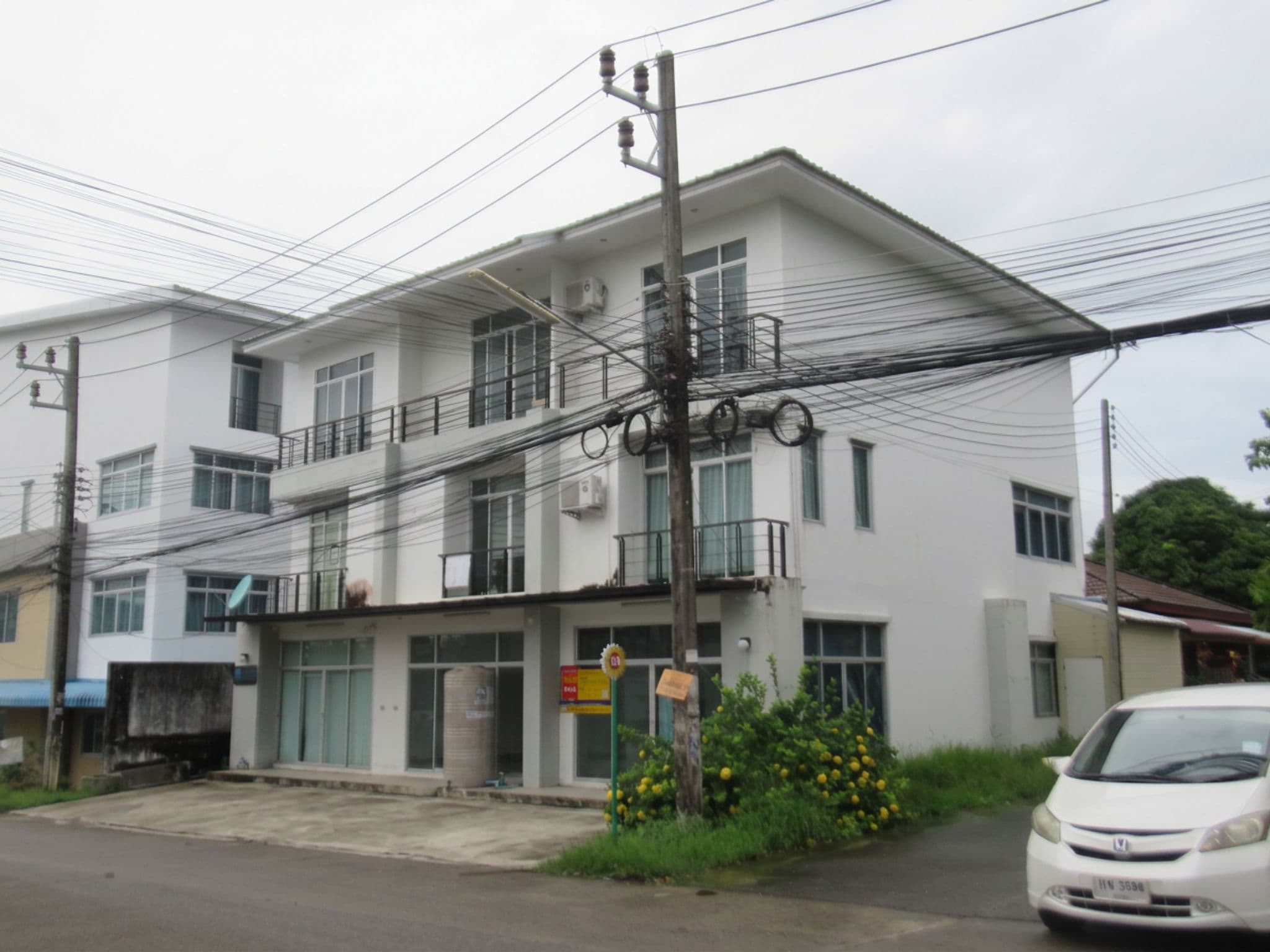 freepik_2855798605.png