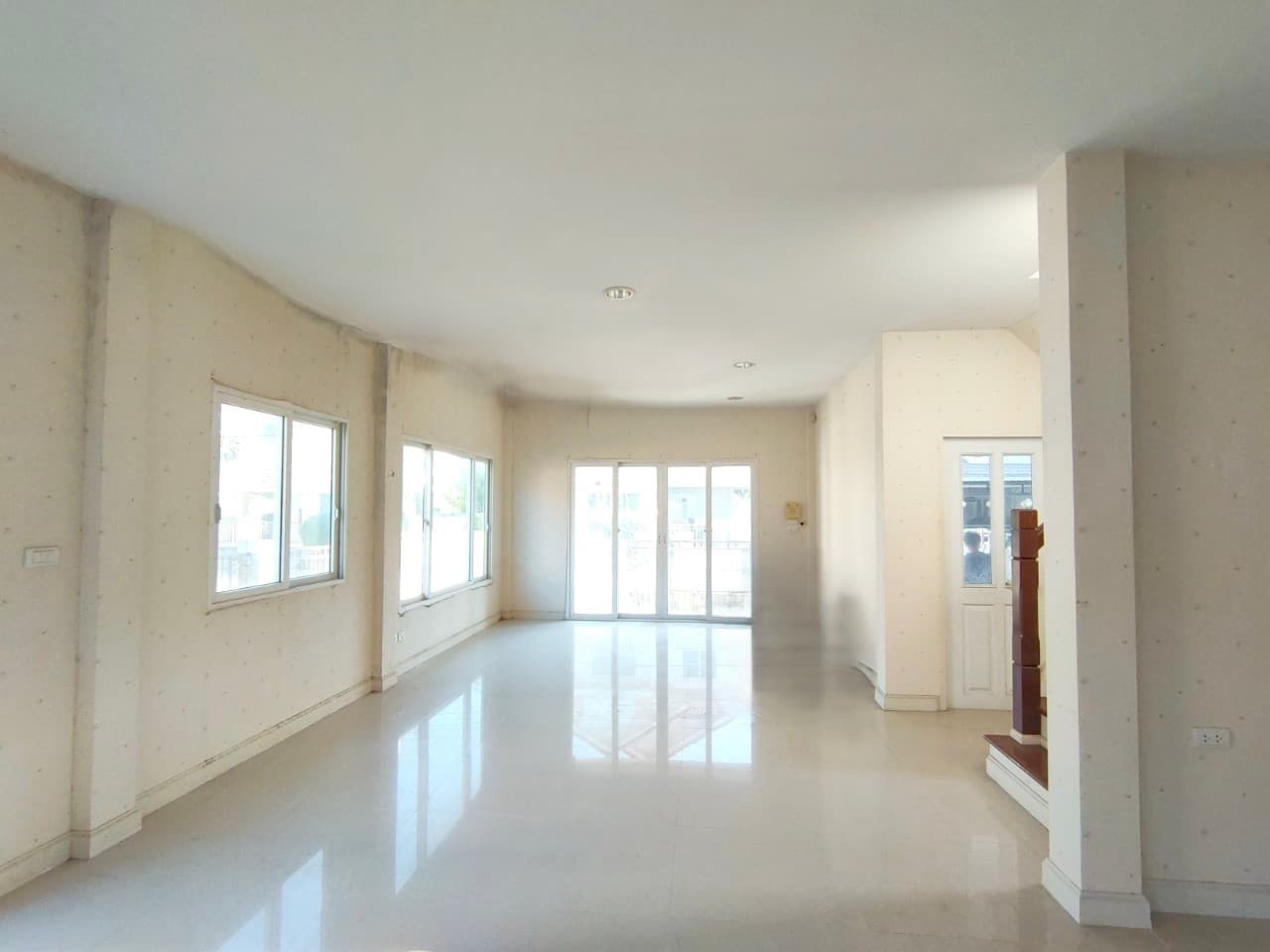 49d2052e-134842-1.jpg