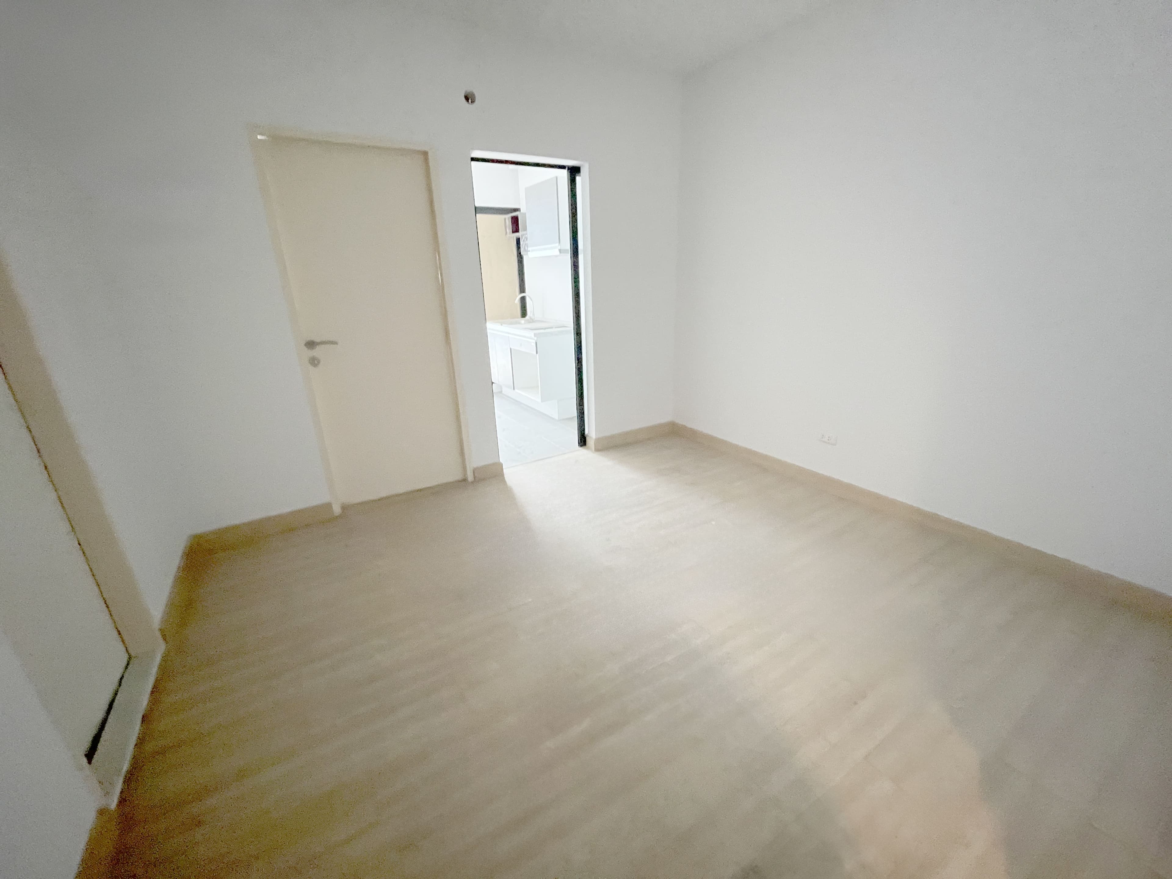 d8e38aea-145193-6.jpg