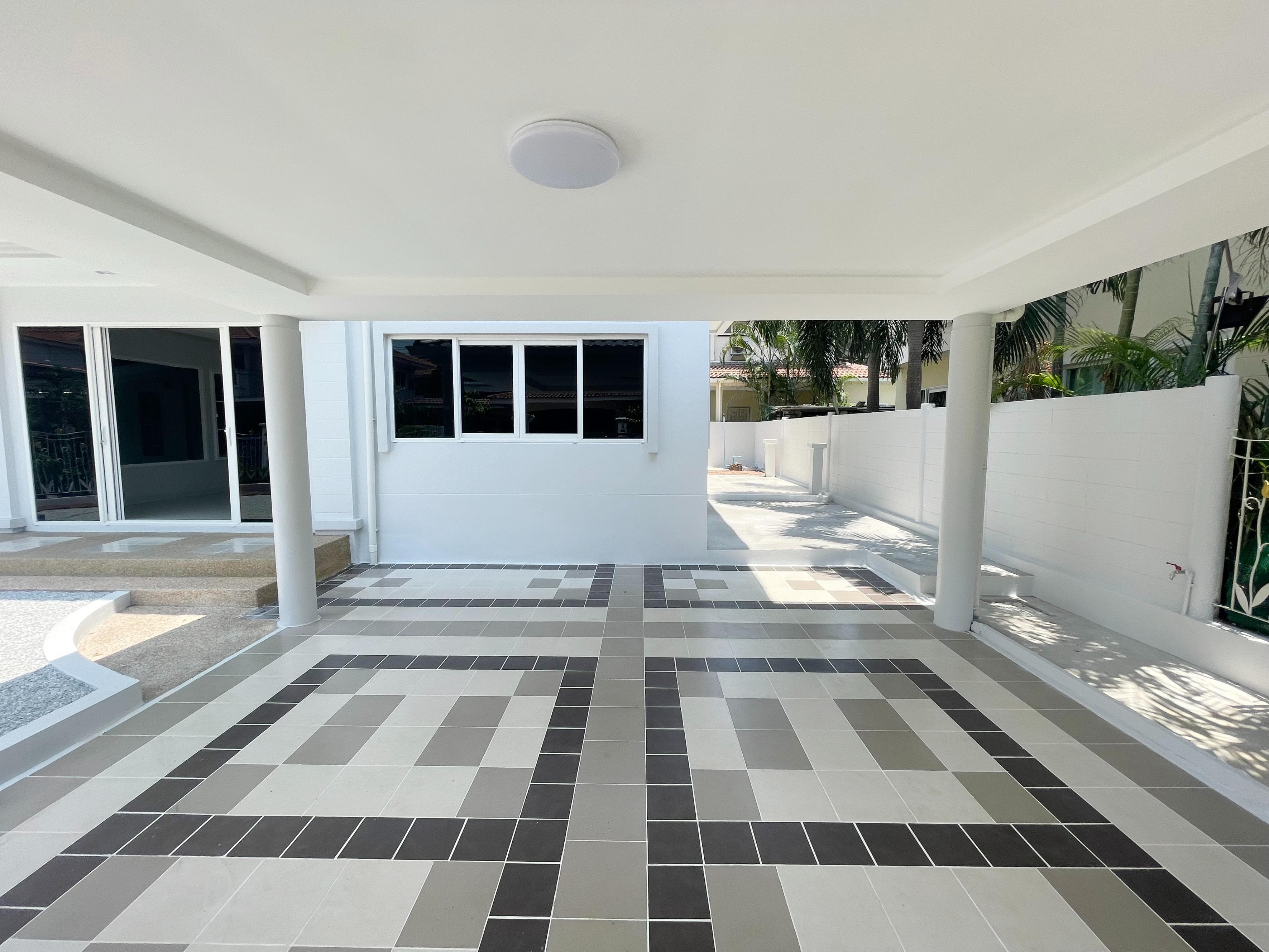 2b16c695-70200-2.jpg