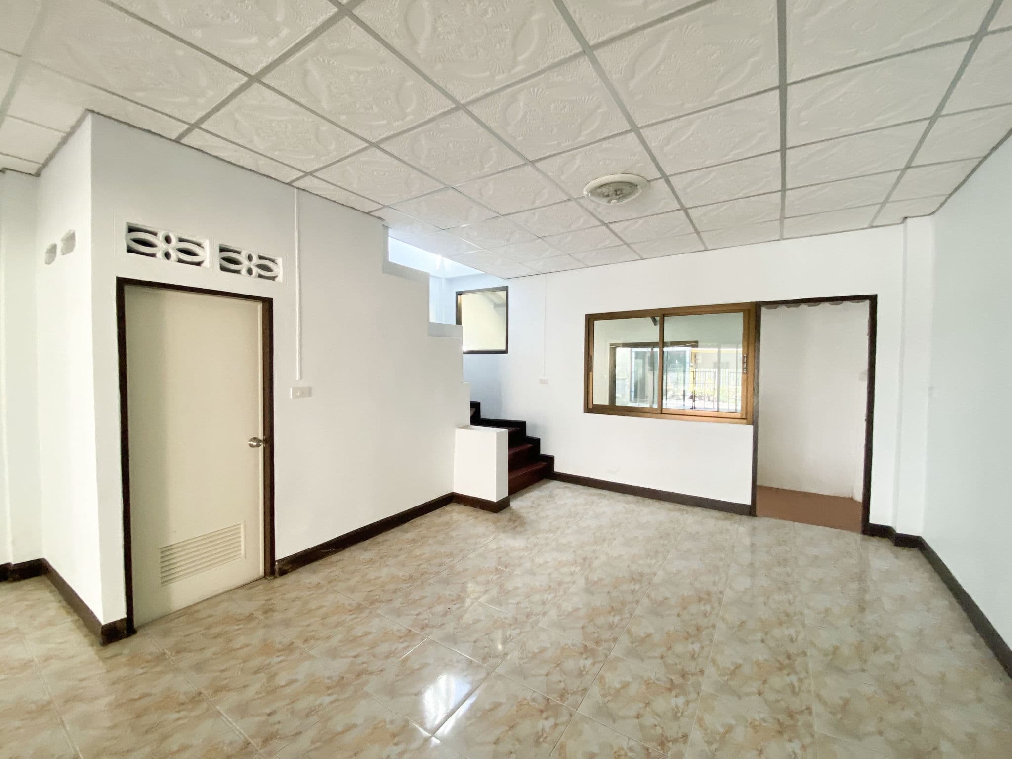b3258a3a-54388-6.jpg