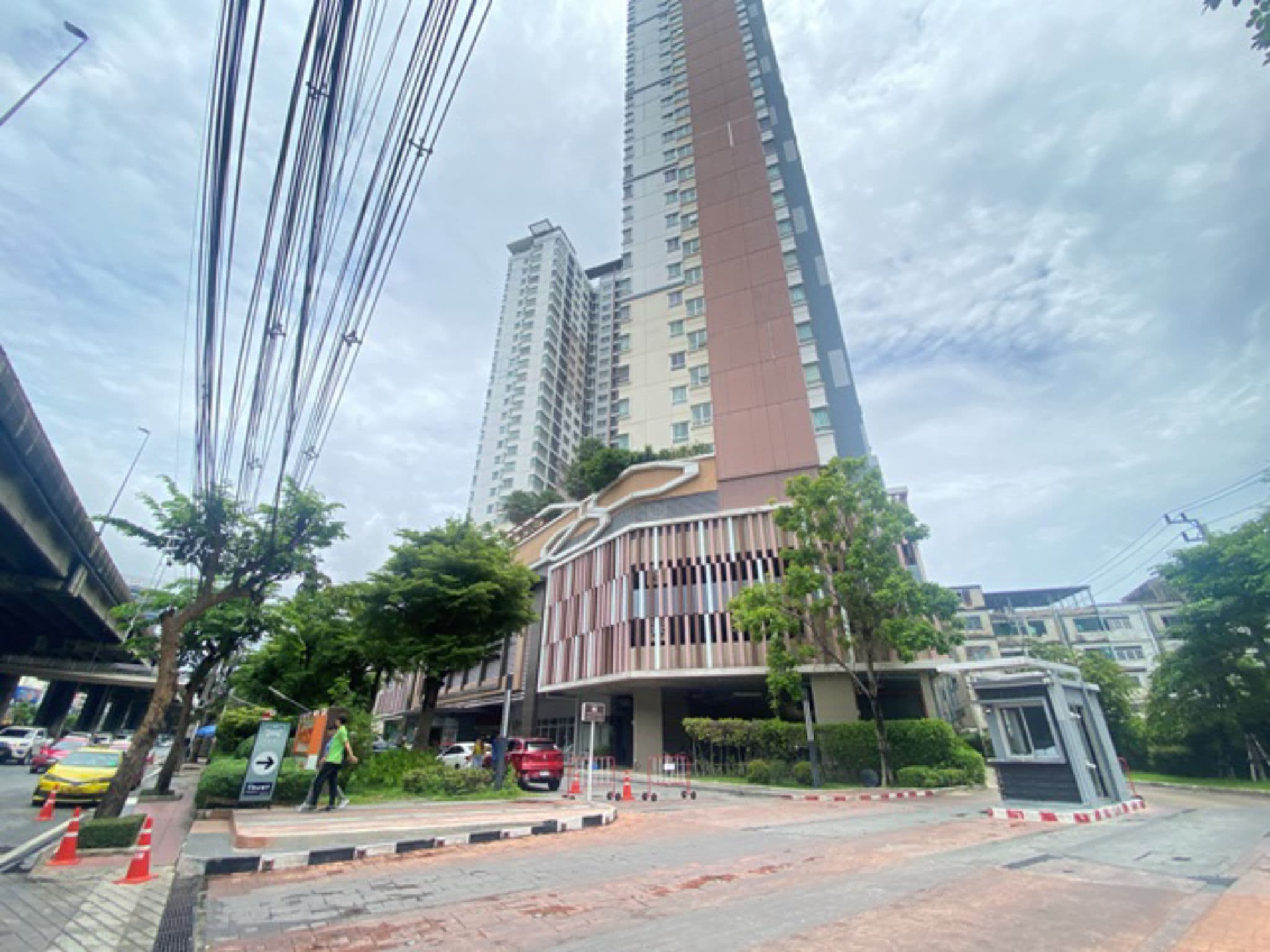 อาคารเดอะทรัสต์ ปิ่นเกล้า (4).jpg