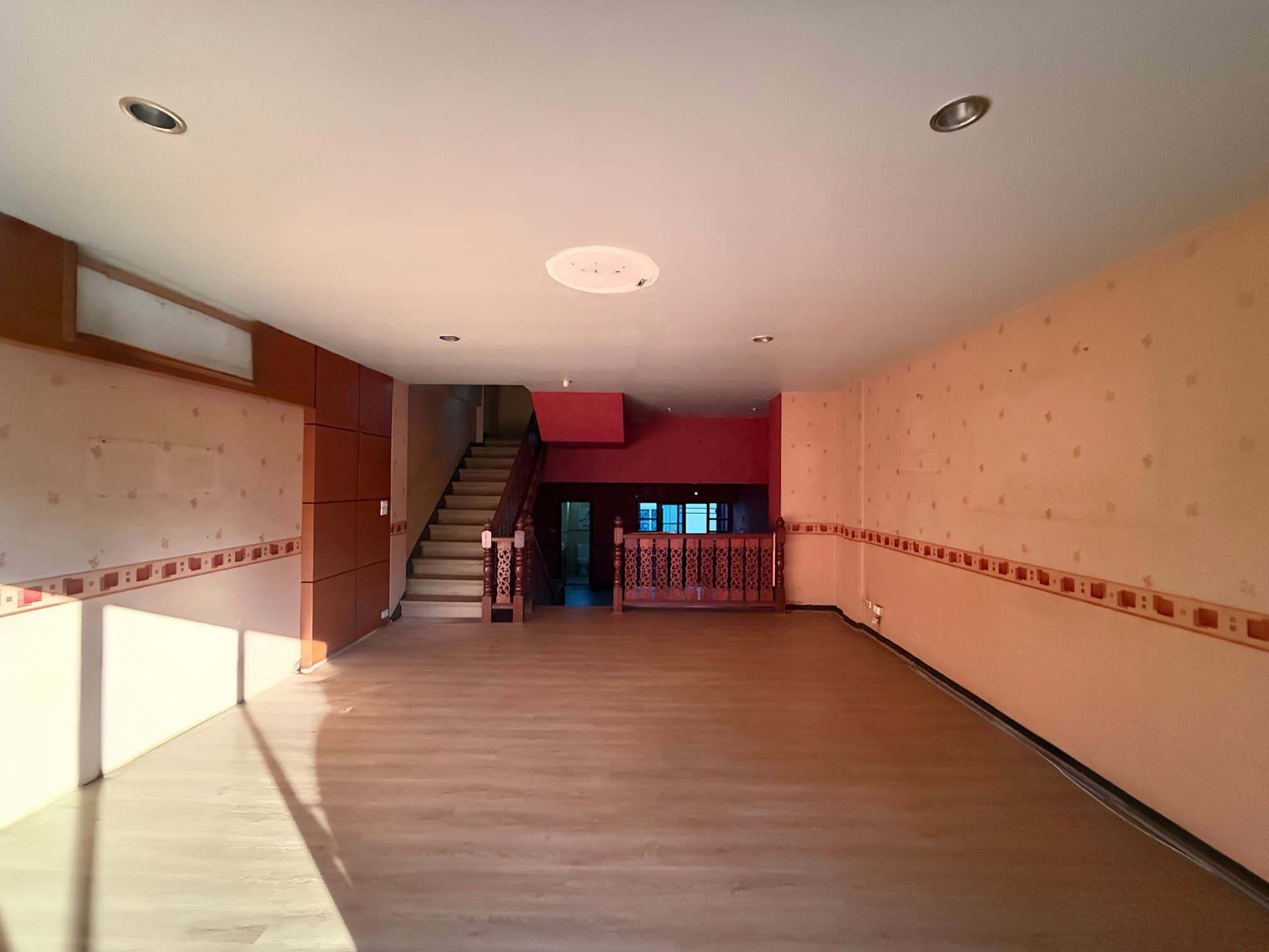 e459a9bc-147337-6.jpg