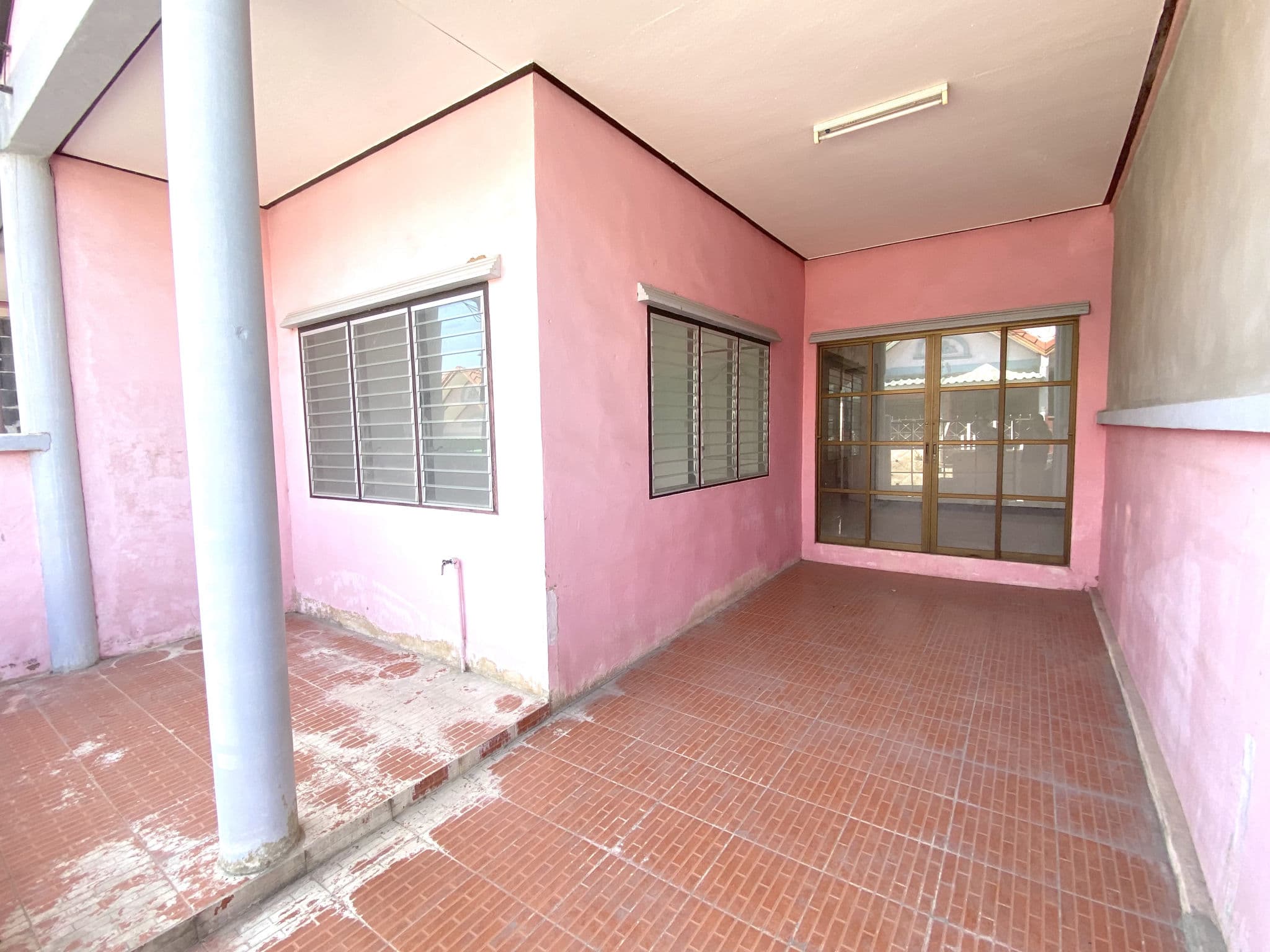 61e362e5-60981-5.jpg