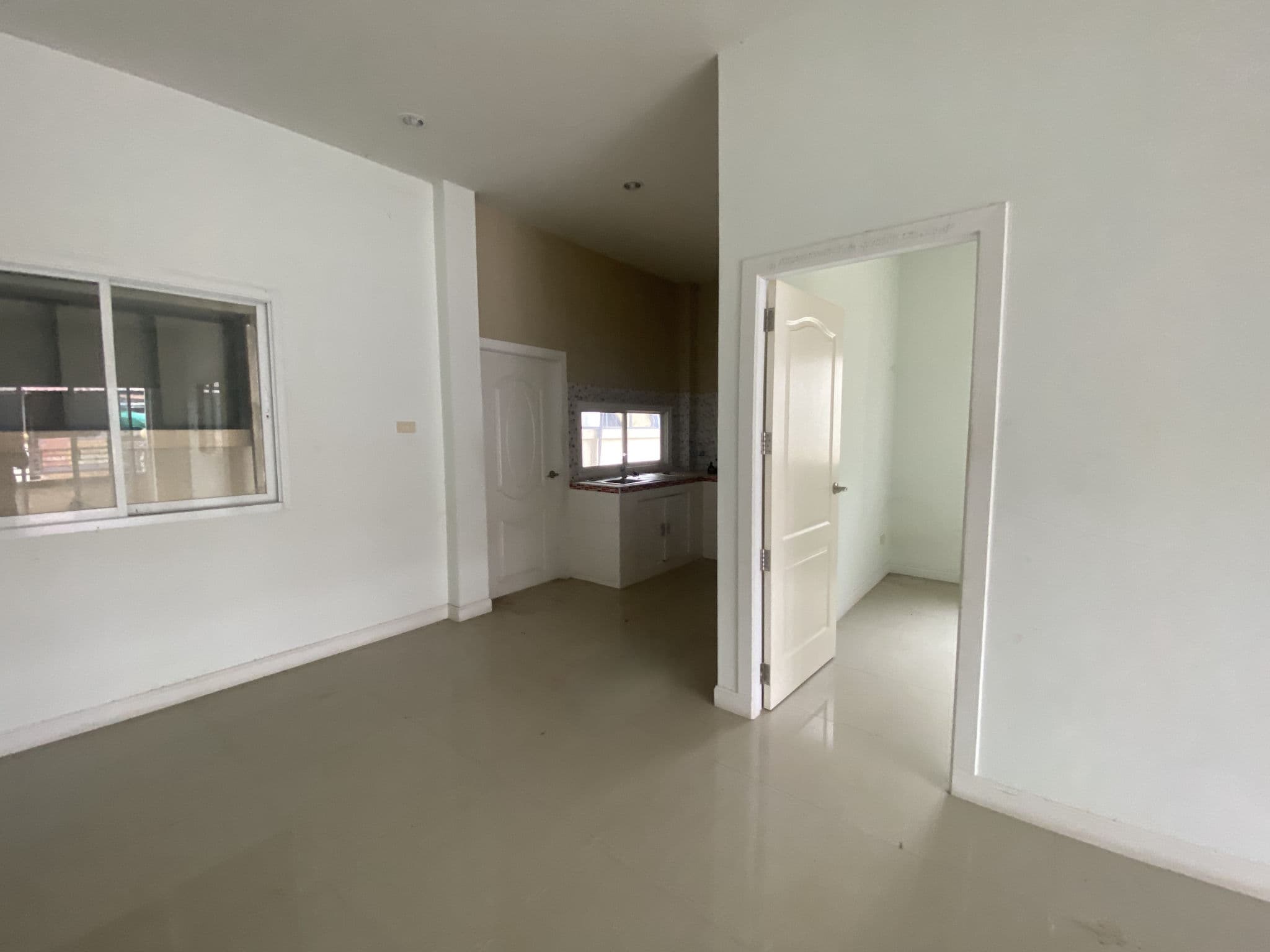2c7ba78c-146438-3.jpg