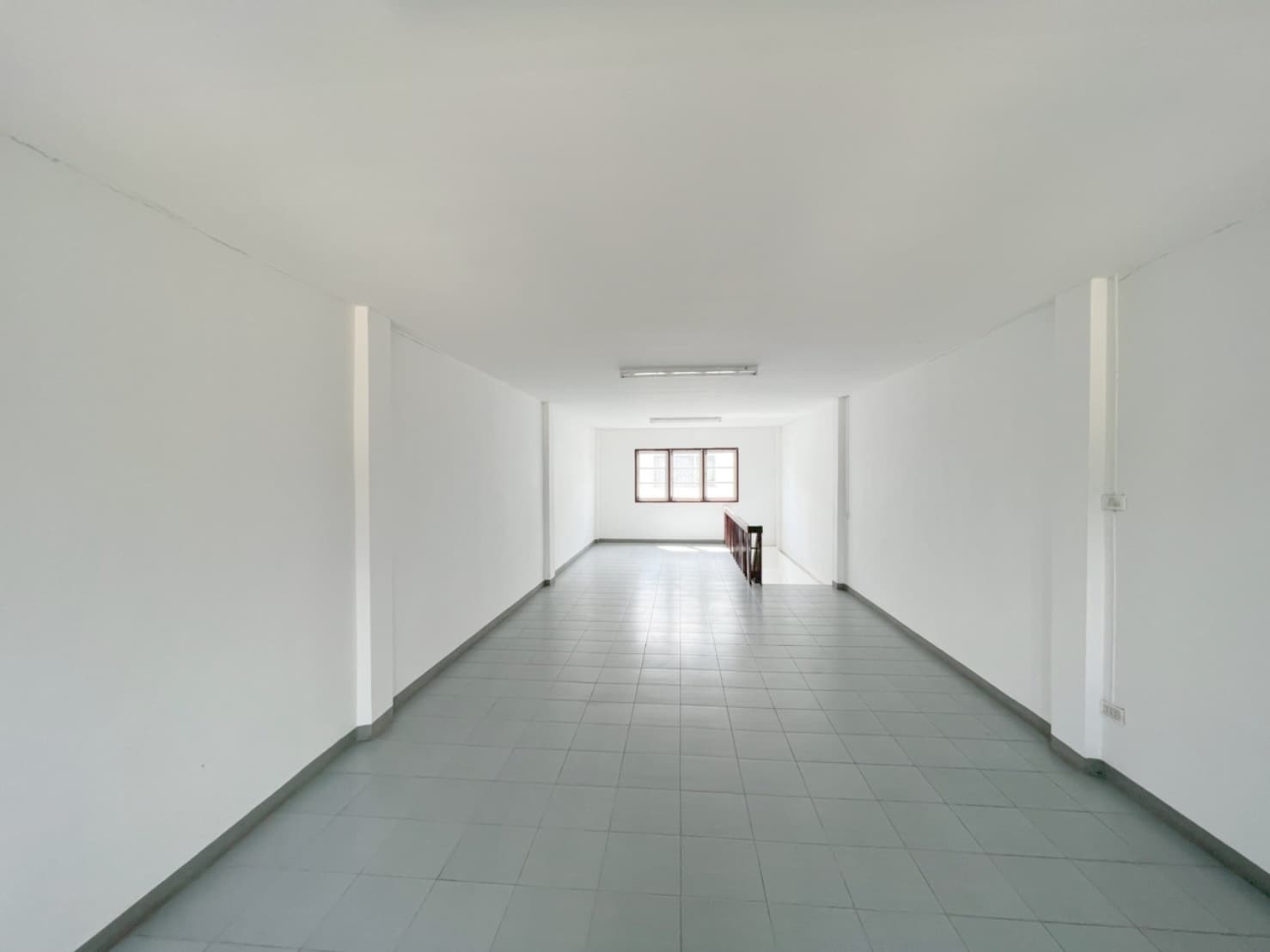 d875df35-KUCR4579.JPG