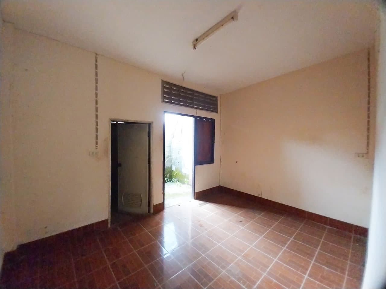 b4b83643-59662-3.jpg