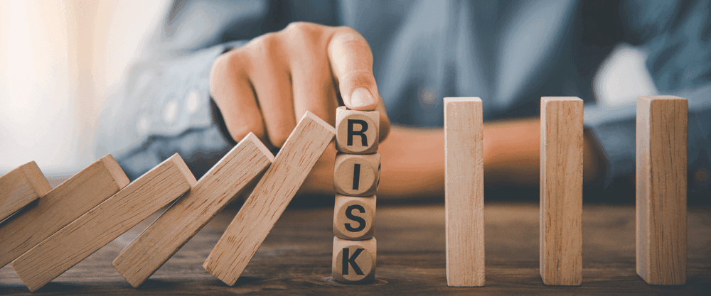 risk-management_hero-banner_2.4-1_desktop(3).png